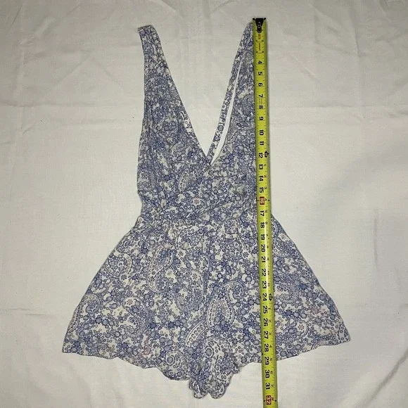 Free People Delfonic Flirty Paisley Romper Size 4 Blue Cross Back Straps Lined - Picture 10 of 12